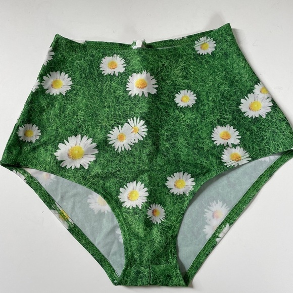 J. Valentine Daisy and Green Grass Booty Shorts - Picture 4 of 7